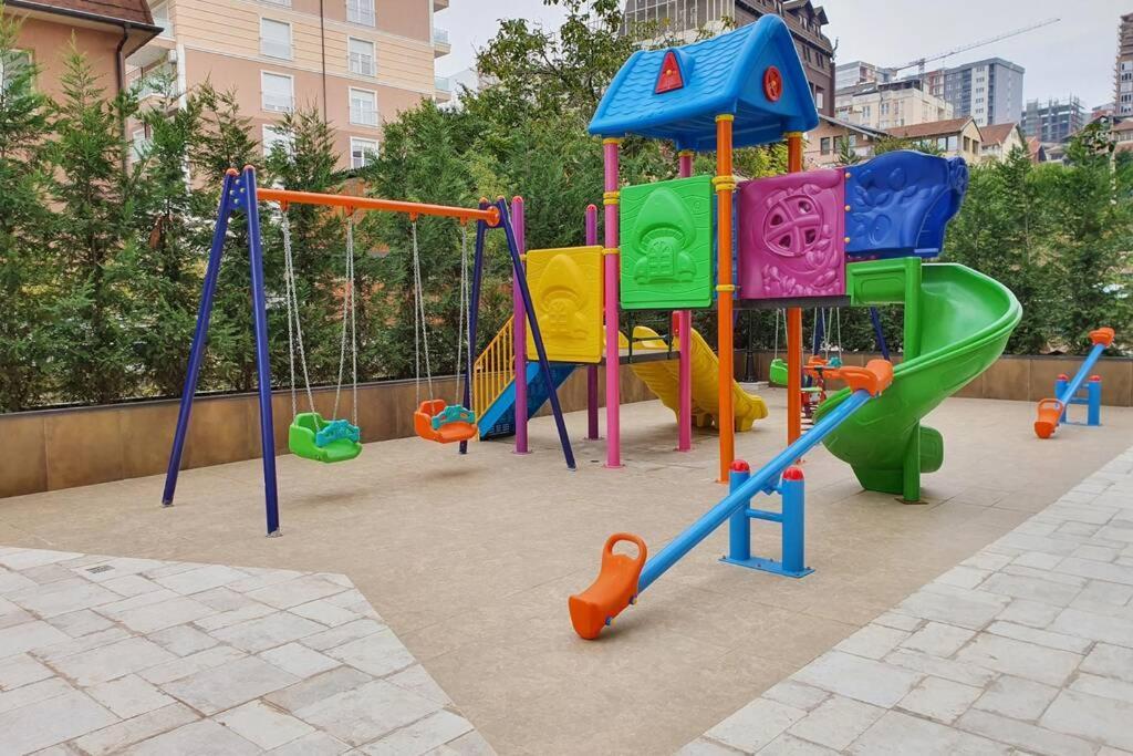 Luxury Green Apartment Pristina Exterior photo
